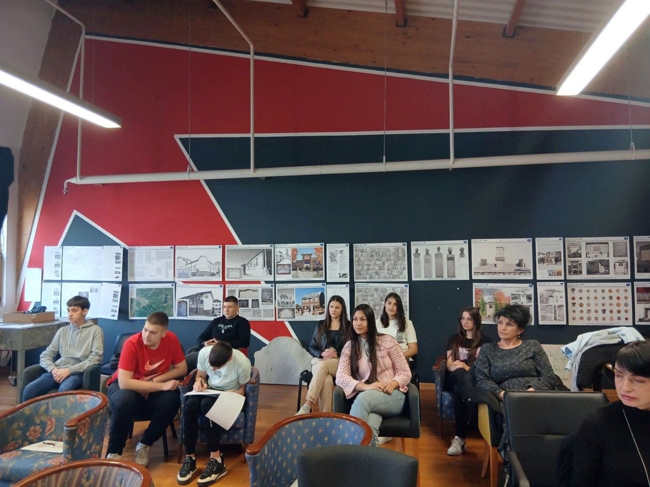 Mladi Surdulice u dijalogu: Zajedno protiv predrasuda