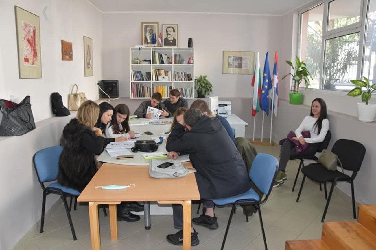 Centar za kulturu, informisanje i zaštitu prava nacionalnih manjina „Razvitie“ iz Bosilegrada uspešno je realizovao projekat „Saradnja za budućnost“, uz podršku Kabineta ministra za pomirenje, regionalnu saradnju i društvenu stabilnost