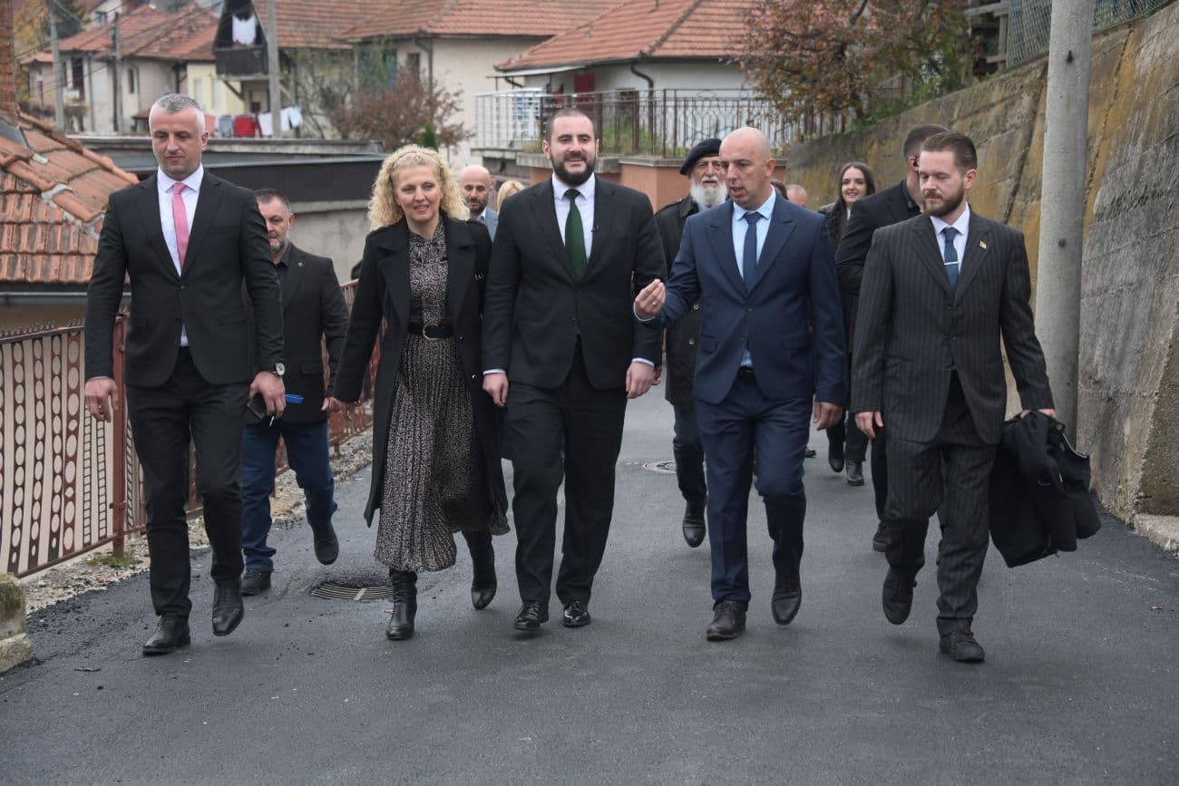 Zukorlić u Prijepolju - Obišao novoasfaltiranu ulicu koju je finansirao njegov kabinet