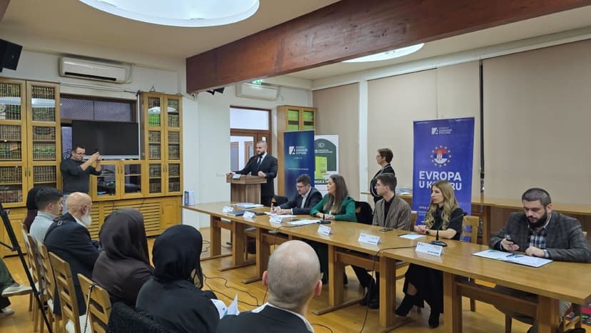 Ministar Zukorlić na projektu Fondacije Konrad Adenauer „Evropa u koferu“ u Novom Pazaru